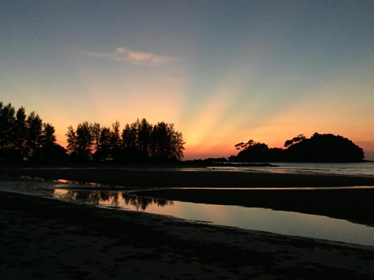 Sea Rounding Hotel Ko Phra Thong Ngoại thất bức ảnh